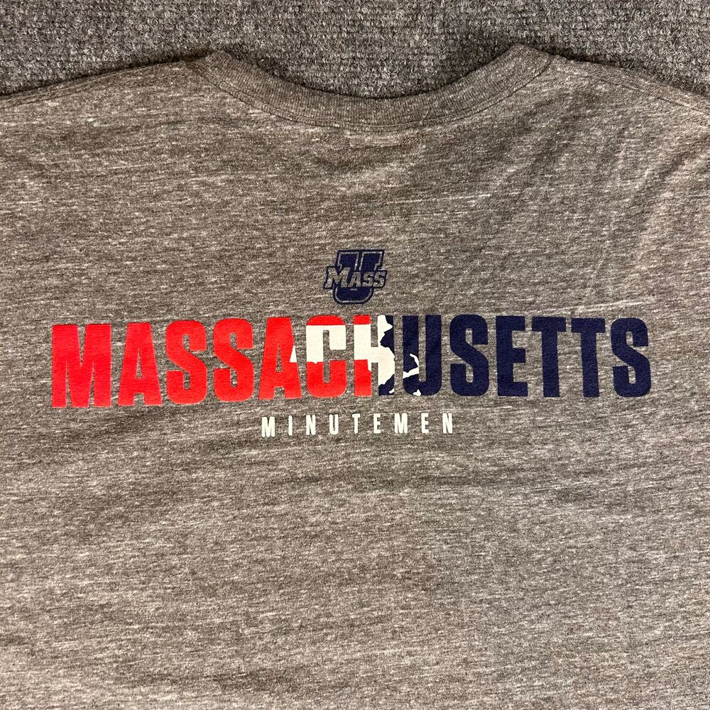 University of Massachusetts Minutemen American Flag TShirt Men L USA Made Venley - Picture 4 of 7